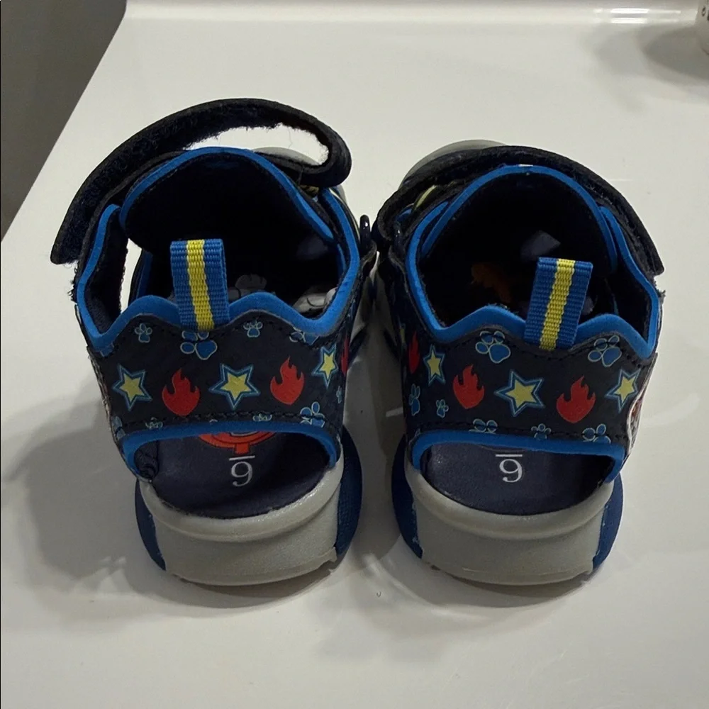 Paw Patrol Toddler Boys Light Up Sport Fisherman Sandals Size 6 Blue Closed Toe